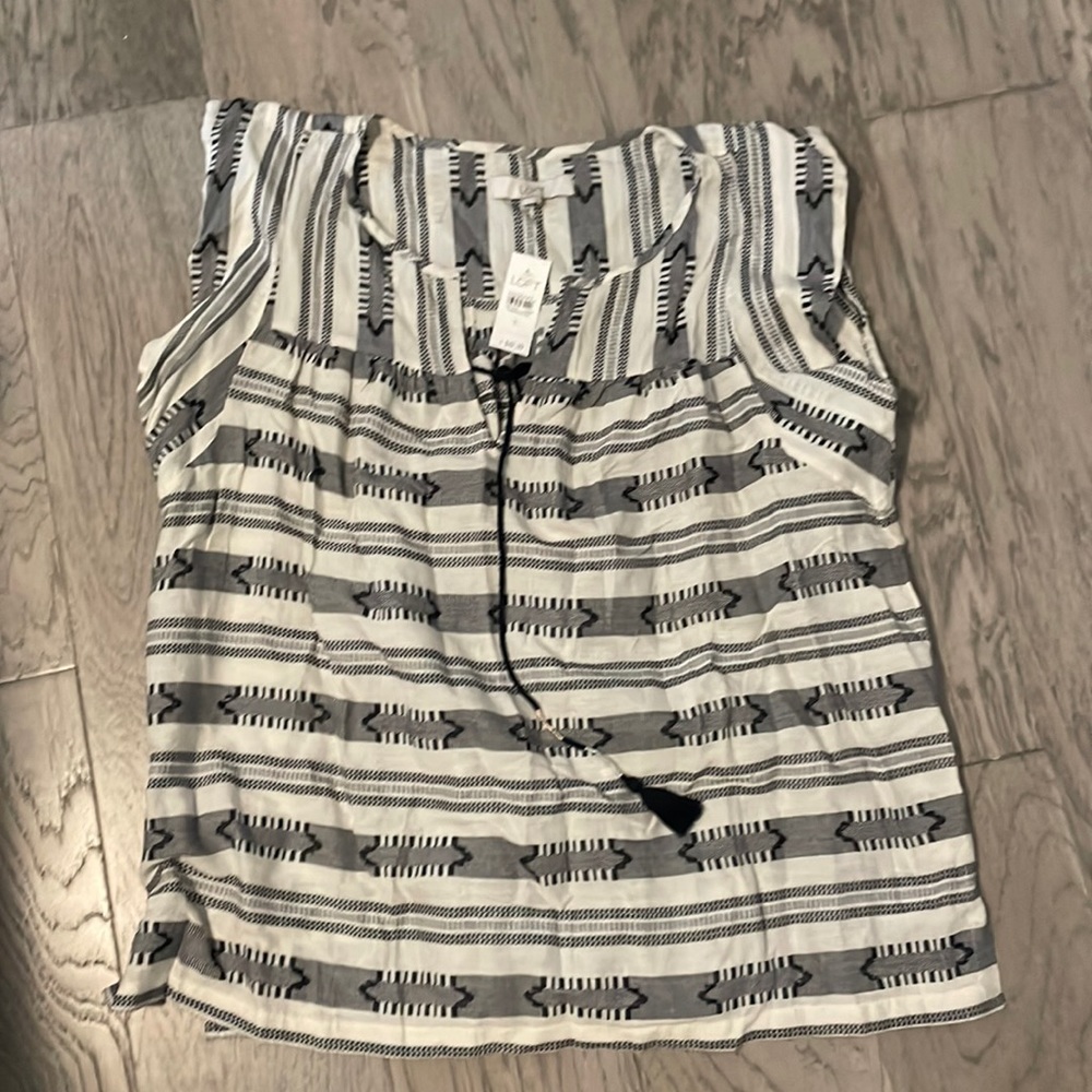 Ann Taylor LOFT sleeveless (covers top of shoulders sleeve) top